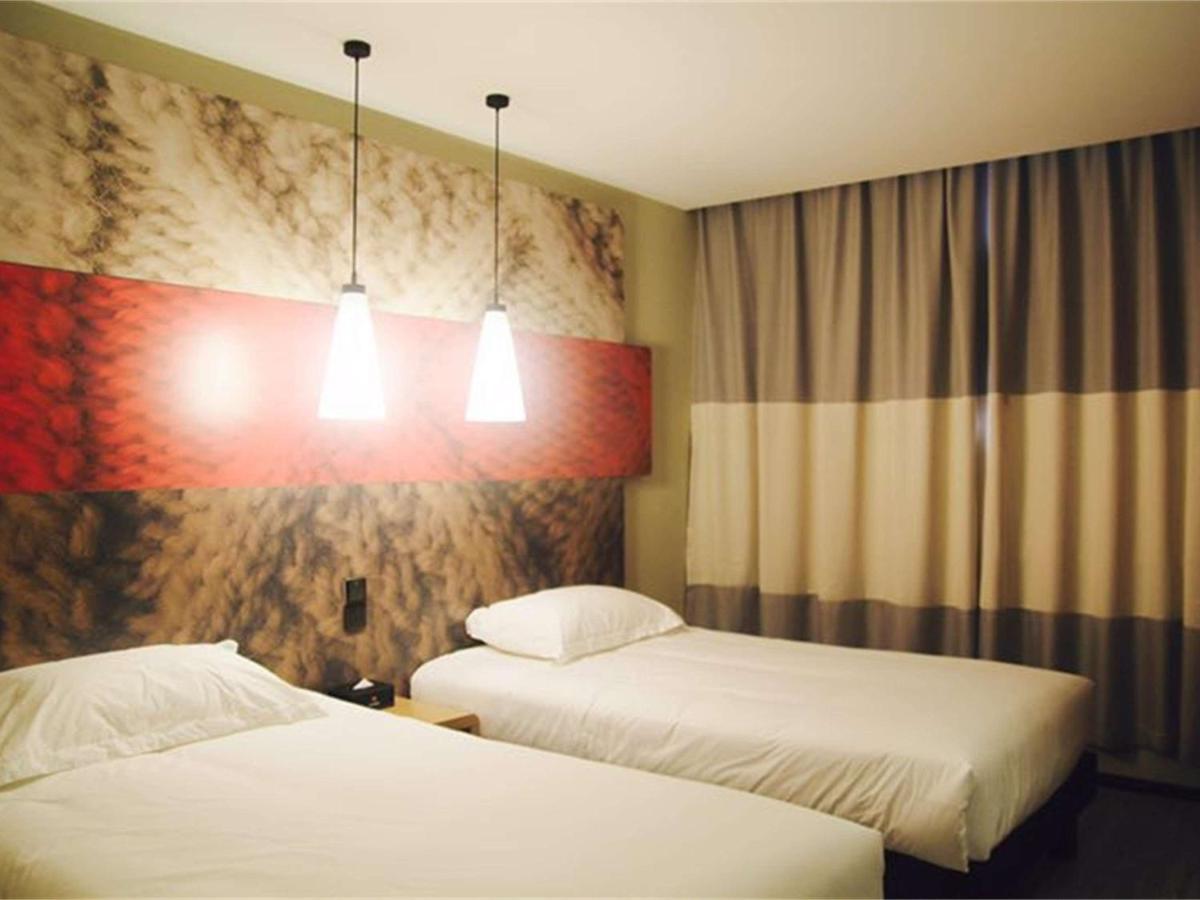 Ibis Chengdu Meizhou Center Esterno foto